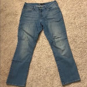Levis Bold Curve,  Classic Rise, straight leg